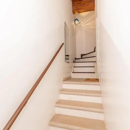 Centro Storico Redmood House A 5 Min Dal Mare, Wi-fi, A/c E Netflix