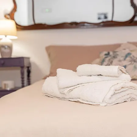 Apartment Centro Storico Redmood House A 5 Min Dal Mare, Wi-fi, A/c E Netflix